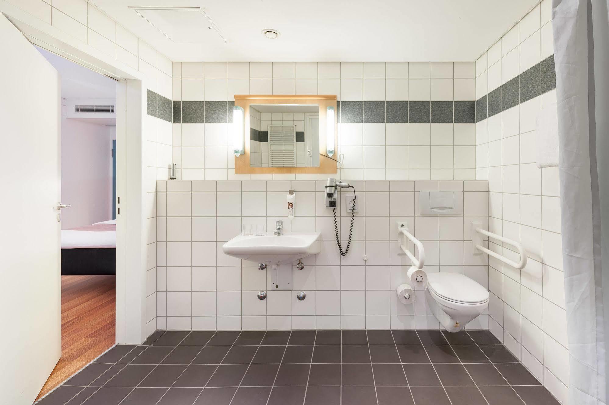 T H E Darmstadt Bagian luar foto